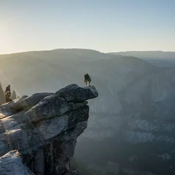 A man stands on the end of the rocky overhang at Glacier point lookout.
500px Photo ID: 120528253
California, USA, Yosemite, cliff, edge, mountain, mountains, summer, sun, sunset, travel, extreme, freedom, risk, rock, fall, standing