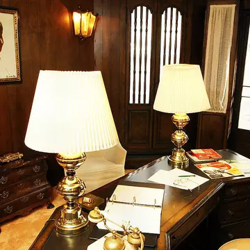 Acclaimed jazz musician Louis Armstrong'