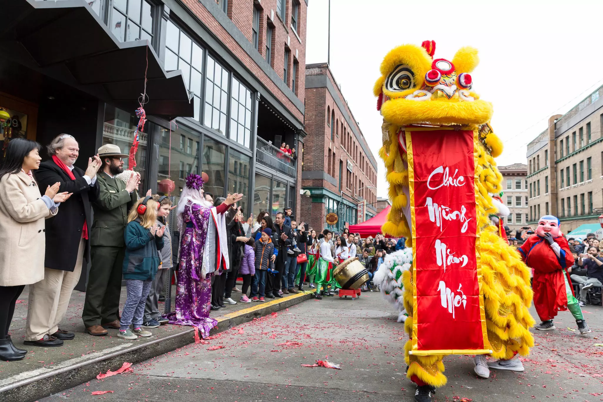 Male and female actors from the Lion King Experience