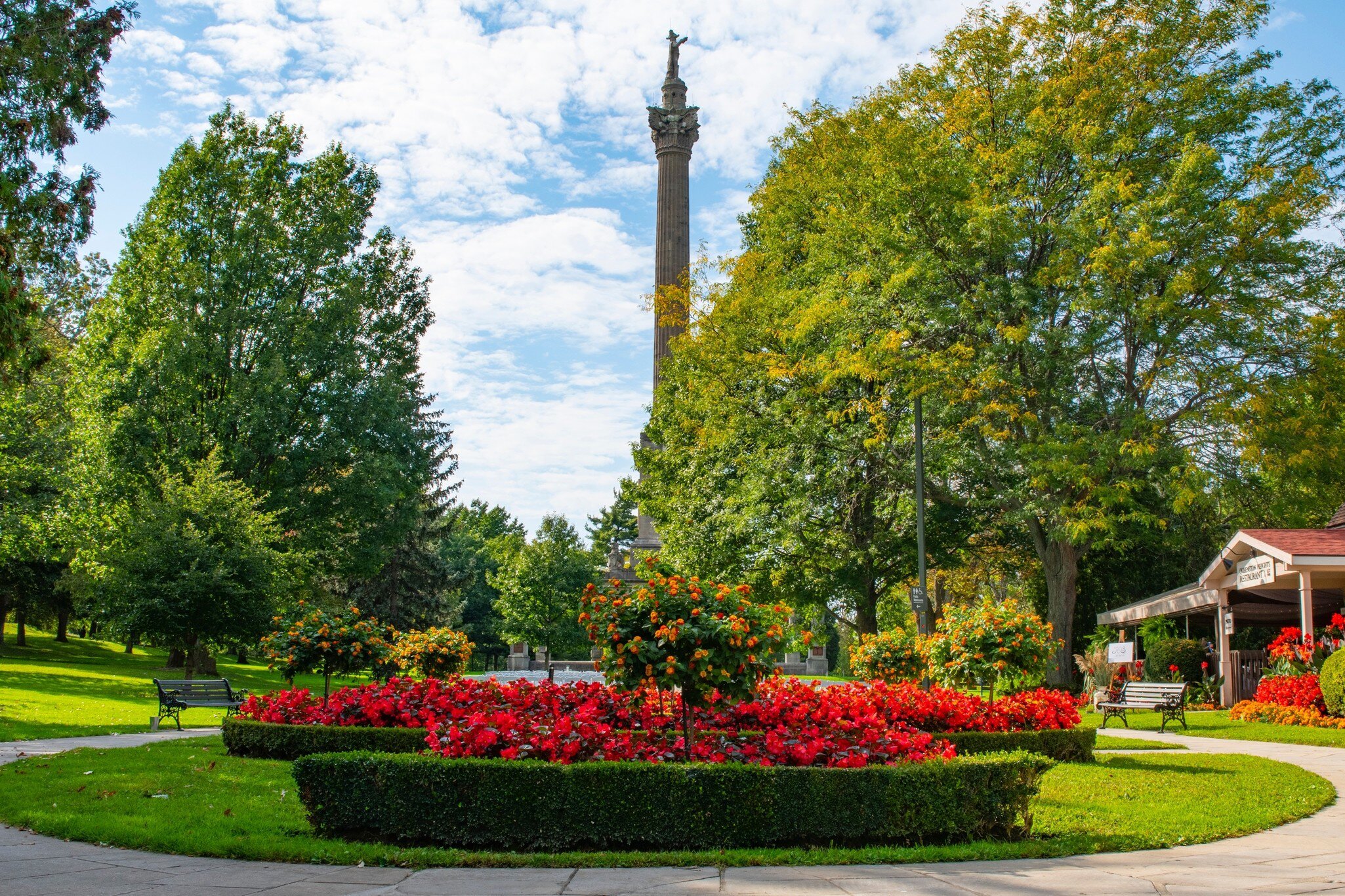 Brock monument in Queenston Heights, License Type: media, Download Time: 2025-11-25T08:05:10.000Z, User: claramonitto, Editorial: false, purchase_order: 56530 - Guidebooks, job: Global Publishing-WIP, client: Best Bike Rides Canada 1 , other: Clara Monitto
