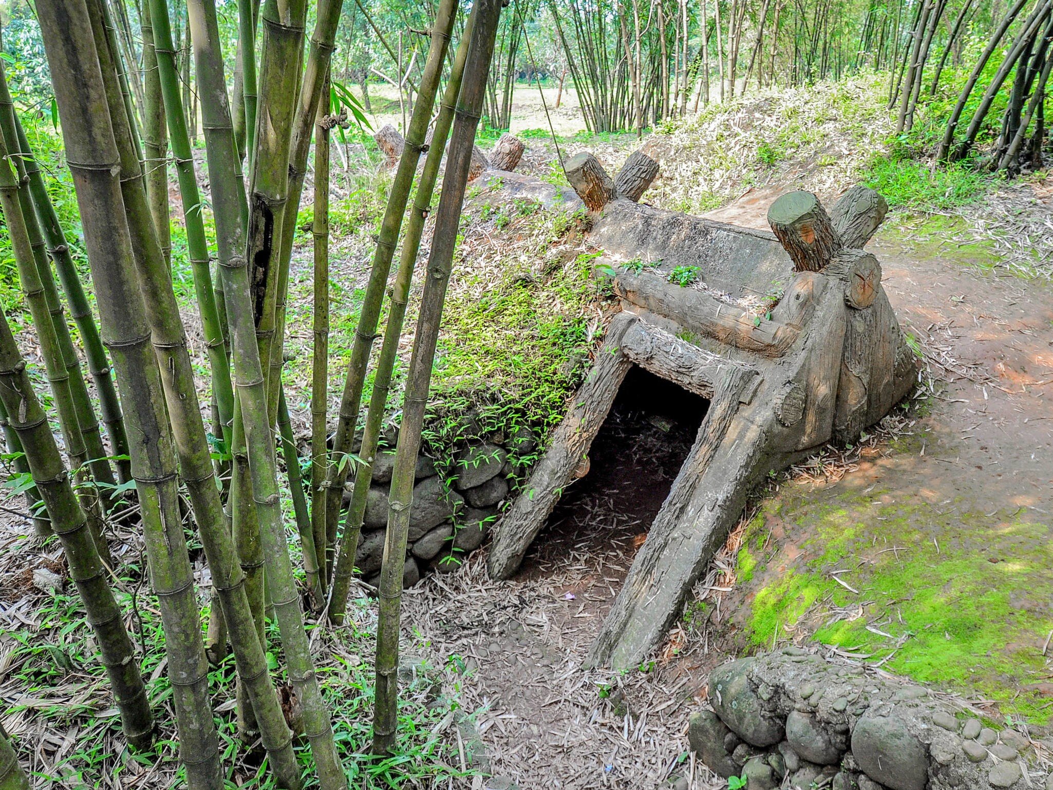 The Vinh Moc tunnels were used as shelter by the North Vietnamese from US B-52 carpet bombings during the US-Vietnam war.