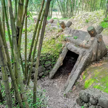 The Vinh Moc tunnels were used as shelter by the North Vietnamese from US B-52 carpet bombings during the US-Vietnam war.
