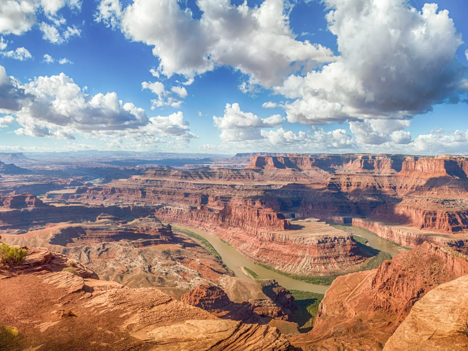 Exploring the Grand Canyon is just one of 25 unmissable experiences you can have in North America. Canadastock/Shutterstock