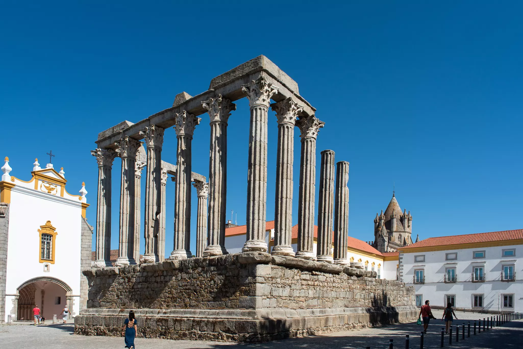 August 2024: Templo Romano, Evora