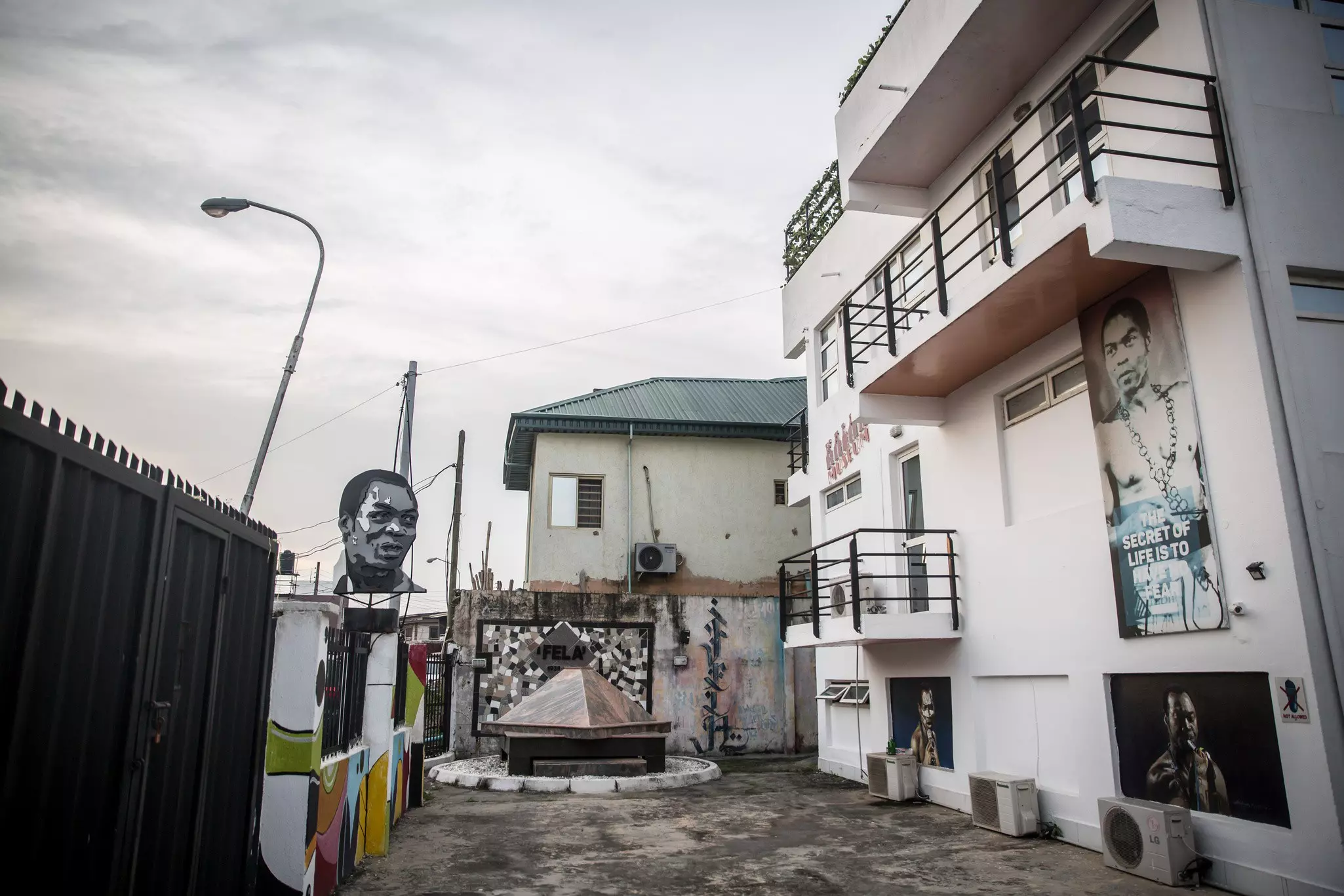 LAGOS, NIGERIA - 2021/11/15: The exterior view of Kalakuta Museum in Lagos celebrates Afrobeats pioneer Fela Kuti. (Photo by Sally Hayden/SOPA Images/LightRocket via Getty Images)
1247554743
afrobeats pioneer, celebrate, kalakuta museum, lagos, exterior, view
The exterior view of Kalakuta Museum in Lagos celebrates Afrobeats pioneer Fela Kuti.