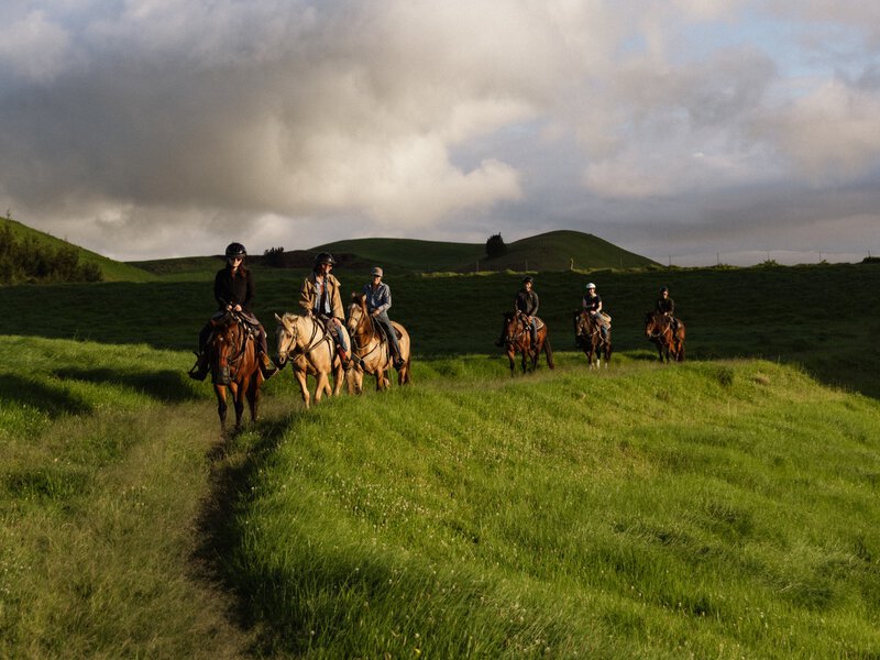 Paniolo Advnetures, Ponoholo Ranch, Waimea (Kamuela), Hawaiʻi. APRIL 2026. Horseback sunset tour