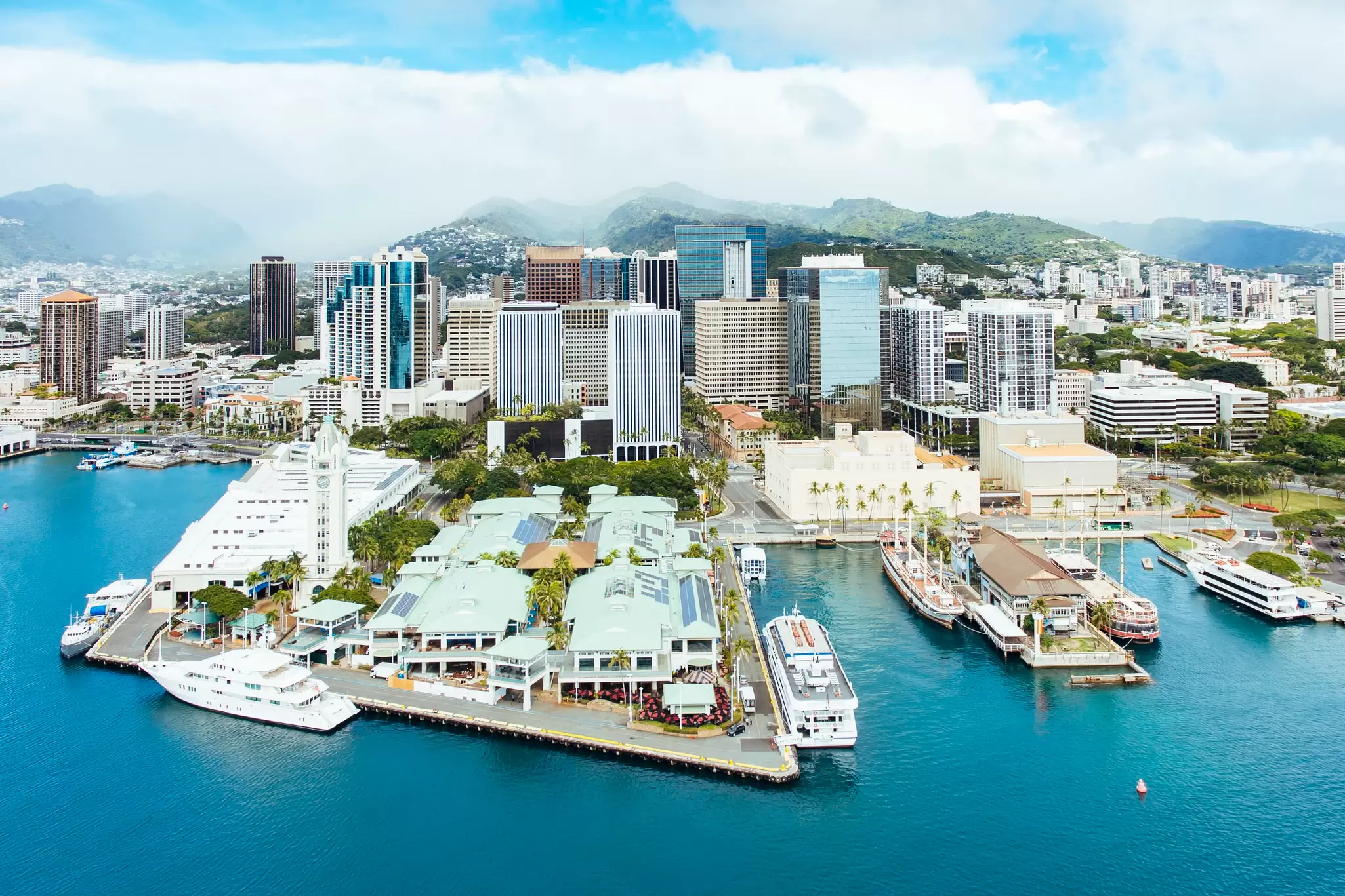 A scenic view of Honolulu, Hawaii