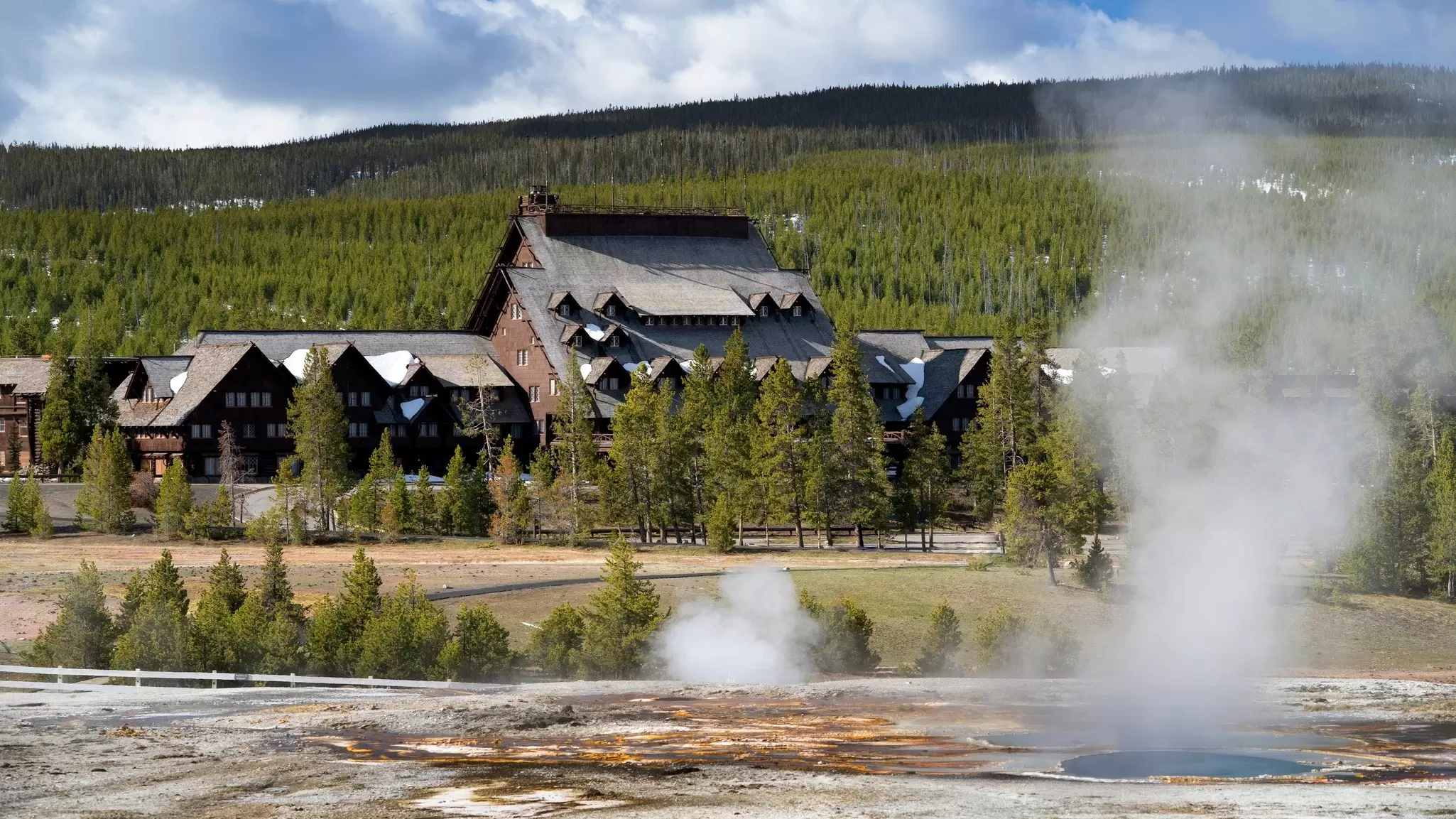 At lodges like the Old Faithful Inn in Yellowstone National Park, the accommodations are almost as grand as the scenery. Almost © VCNW / Shutterstock