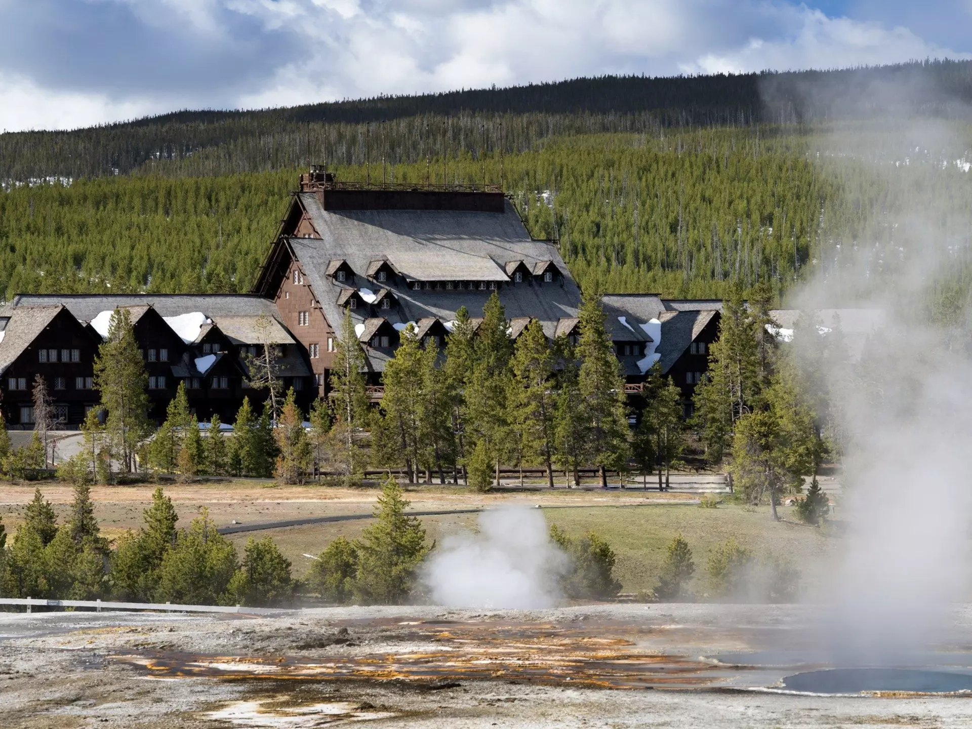 At lodges like the Old Faithful Inn in Yellowstone National Park, the accommodations are almost as grand as the scenery. Almost © VCNW / Shutterstock