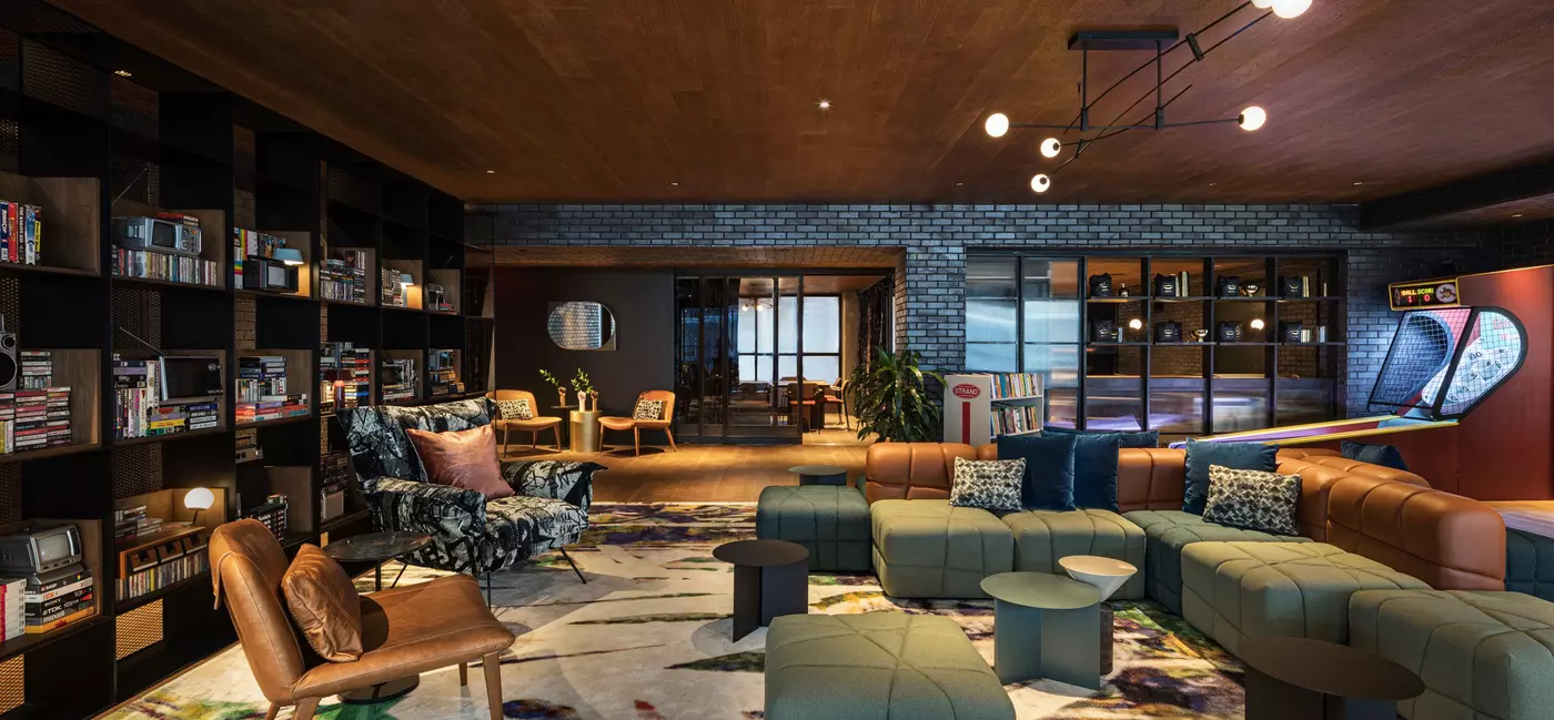 Moxy East Village courtesy images
Bar, cafe and facade
To be used in "The best budget-friendly hotels in NYC"