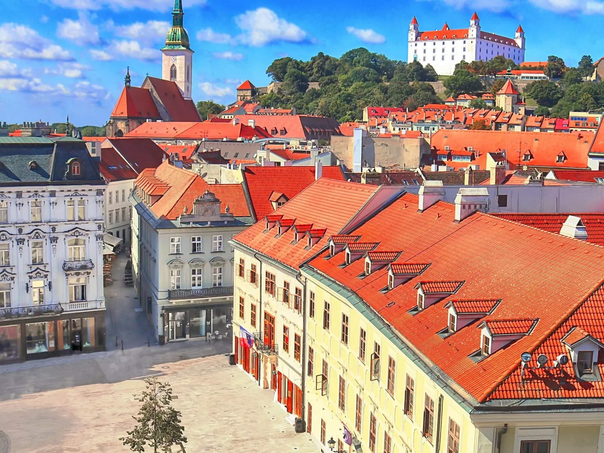 St. Martin's Cathedral, Bratislava castle (from left to right) and  main square of Bratislava city, Slovakia, License Type: media, Download Time: 2025-12-02T08:40:18.000Z, User: oneseven7891, Editorial: false, purchase_order: 56530 - Guidebooks, job: Global Publishing WIP, client: Eastern Europe 17, other: Dominic Allen