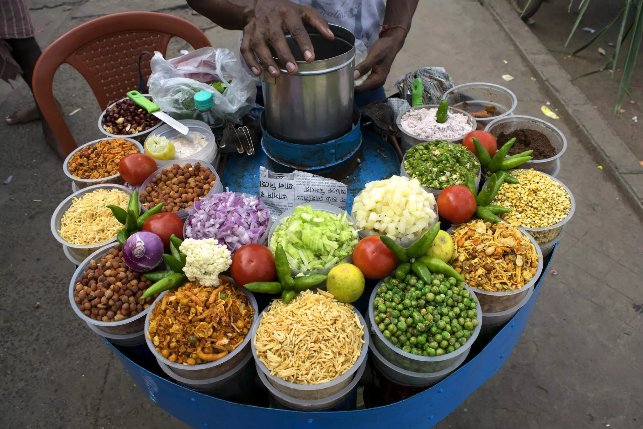 Street food snacks for sale in Kolkata. ©India Photography/Getty Images