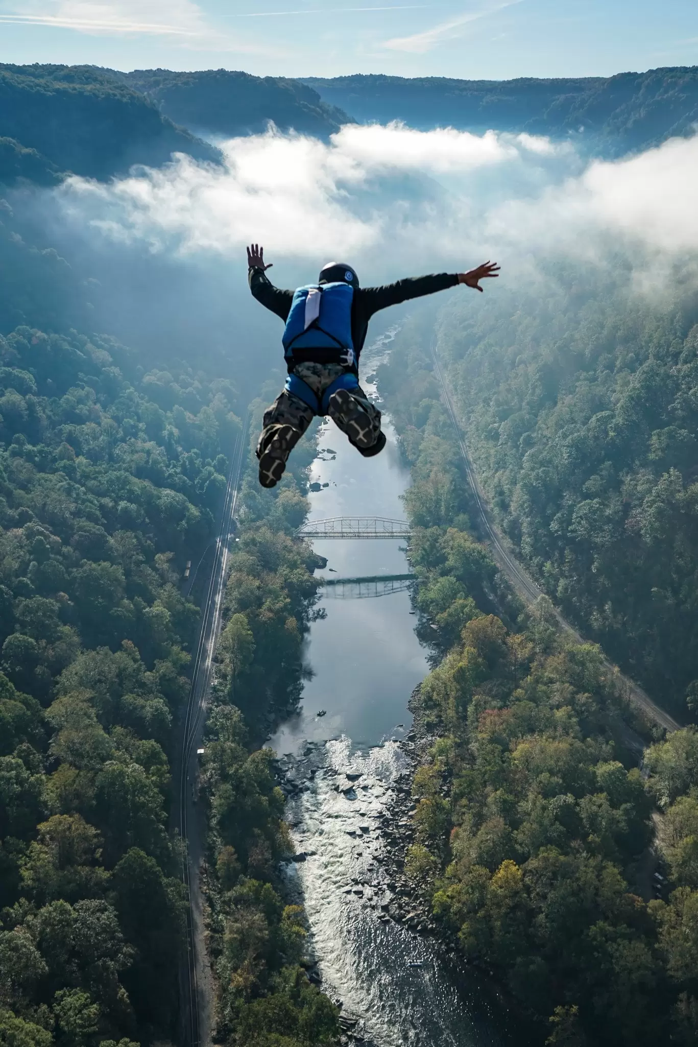 A familiar sight at the vertiginous New River Gorge bridge. Flying Pig Studios / Shutterstock