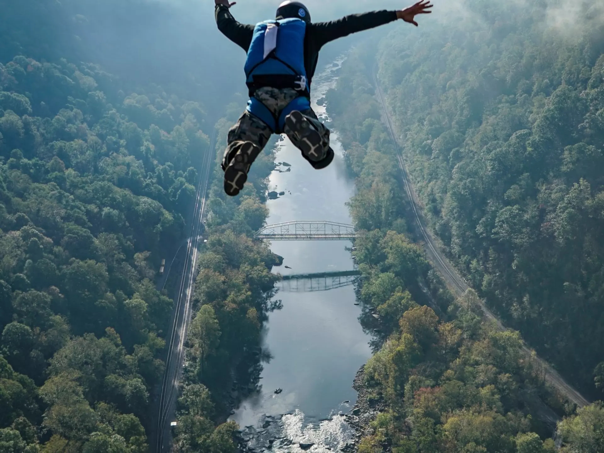 A familiar sight at the vertiginous New River Gorge bridge. Flying Pig Studios / Shutterstock