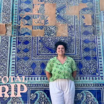 Traveling on a guided through Uzbekistan let the author learn more about Uzbek life © Matyas Rehak / Shutterstock