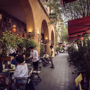 Tips on weather, prices and events from spring blooms to autumn wine and winter skiing. YuG/Shutterstock