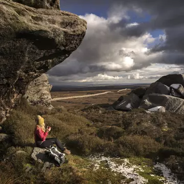 A female hiker rests on the Yorkshire moors
609094599
wanderlust, adventure, discovery, nature, exploration
