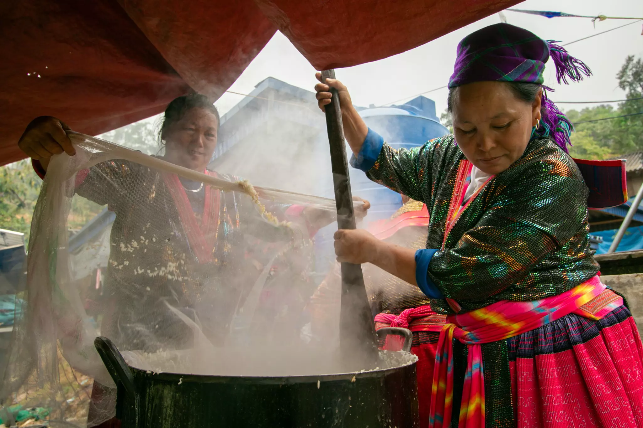 A food stall at Ta Sin Thang market, Dien Bien