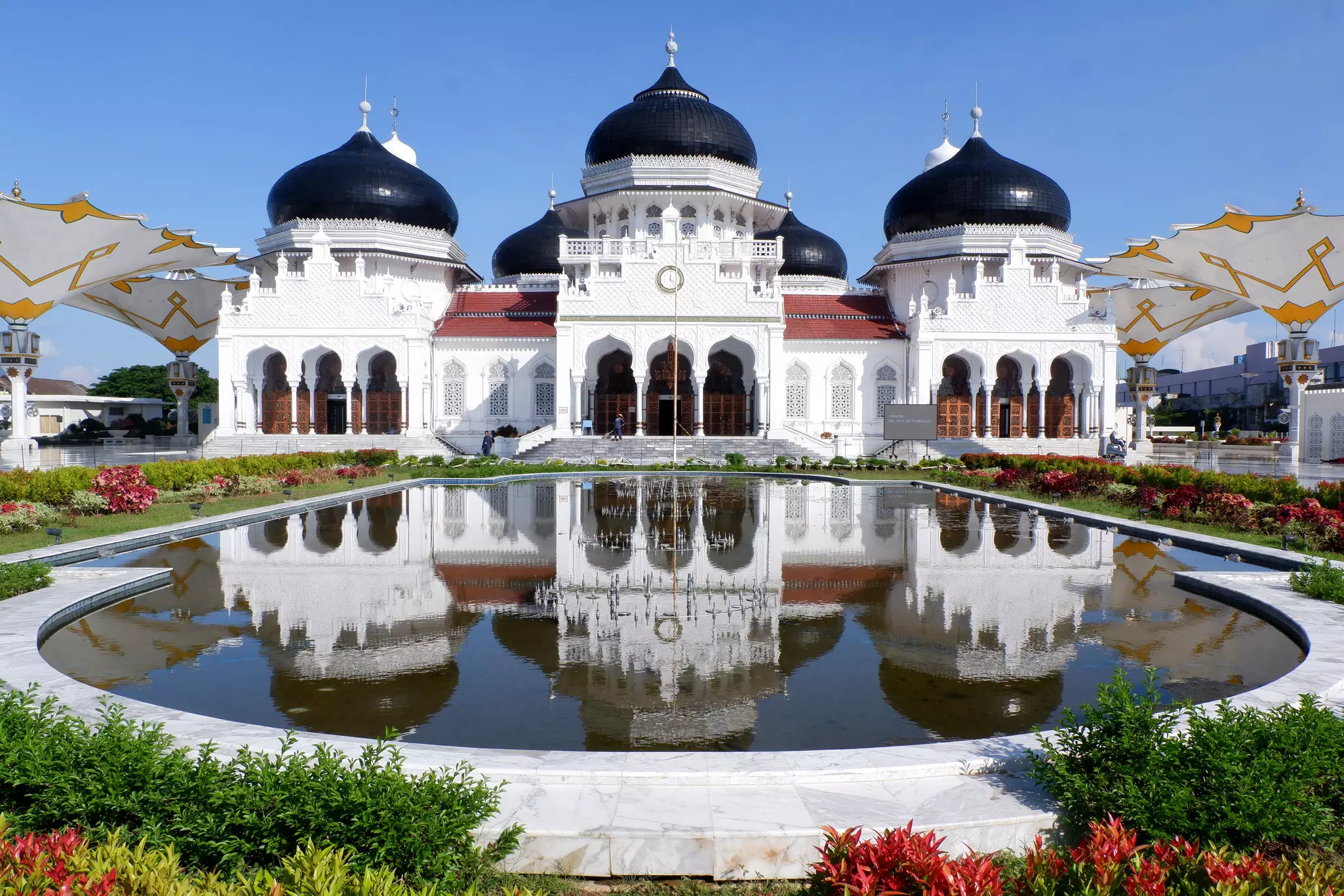 The beauty of Baiturahman Grand Mosque as the main landmark of Banda Aceh City