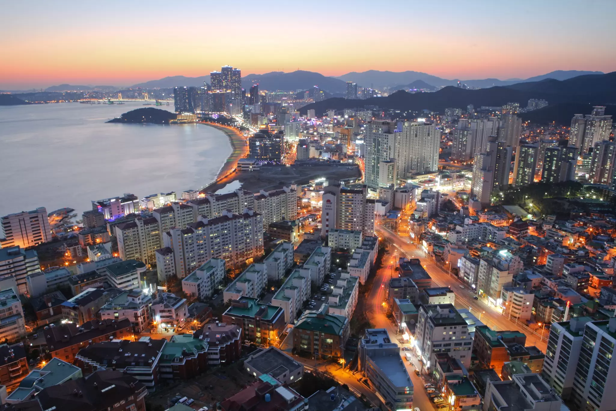 Busan at sunset. JS`s favorite things / Getty Images