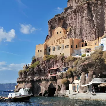 The Old Port below Fira where the only way up and down to the town is by donkeys, cable car or to walk. GaryRBenson/Getty Images