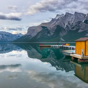 Lake Minnewanka, Banff National Park. Nido Huebl/Shutterstock