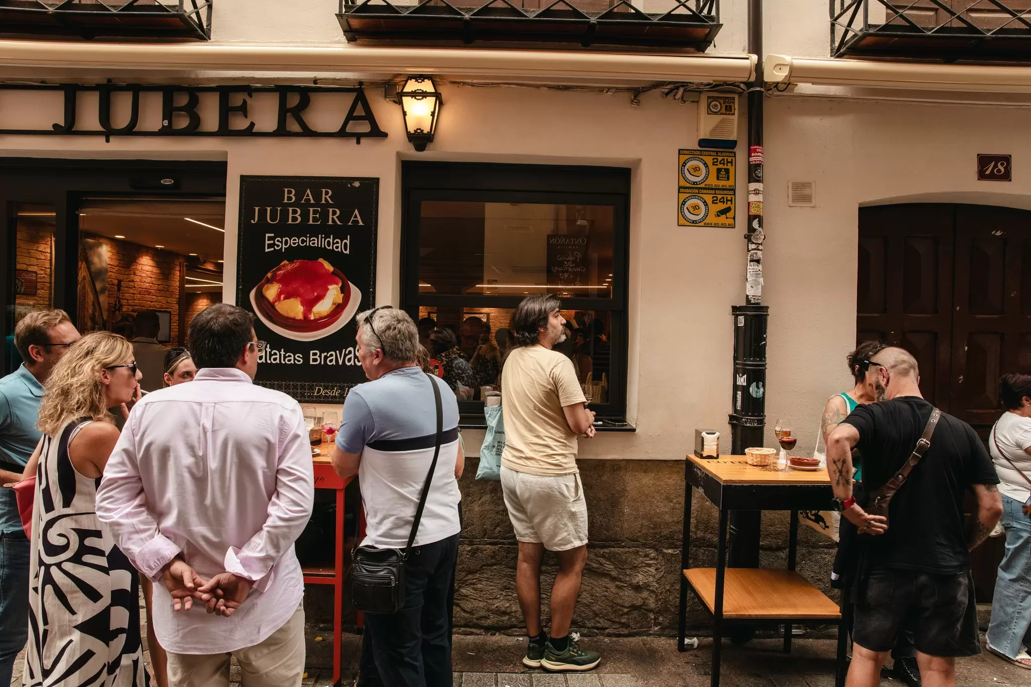 Bar Jubera - Calle Laurel, Logroño
The view outside of Bar Jubera. Thursday, Aug. 27, 2026, Calle Laurel, Logroño, La Rioja, Navarra, Spain (Andrea Arevalo for Lonely Planet)
TURESPAÑA