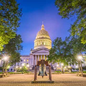 West Virginia State Capitol in Charleston, West Virginia, USA. Sean Pavone / Shutterstock