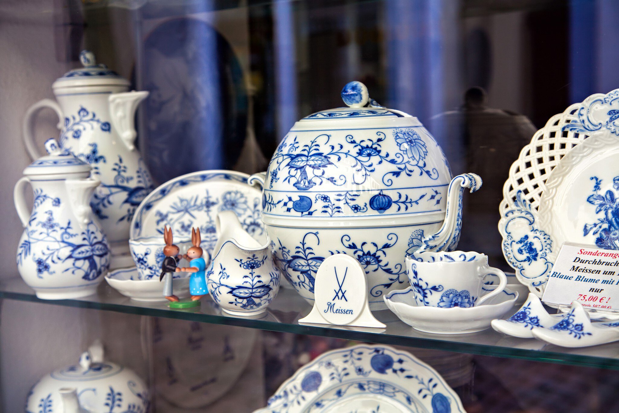 Famous trademark Meissen porcelain dining services; Shutterstock ID 280400489; Your name (First / Last): Josh Vogel; Project no. or GL code: 56530; Network activity no. or Cost Centre: Online-Design; Product or Project: 65050/7529/Josh Vogel/LP.co...