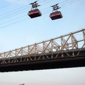 Tram to Roosevelt Island, NYC.
