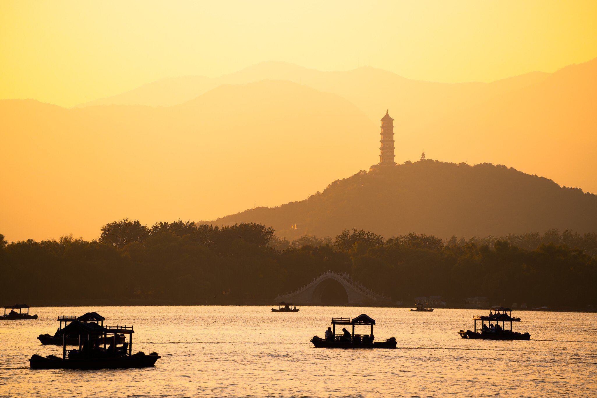 GettyImages-2221377544.jpg
The Summer Palace and Kunming Lake in Beijing, China