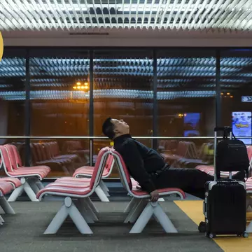 To fight jet leg, drink lots of water, expose yourself to natural light and, most importantly, listen to your body © Abdul Razak Latif / Shutterstock