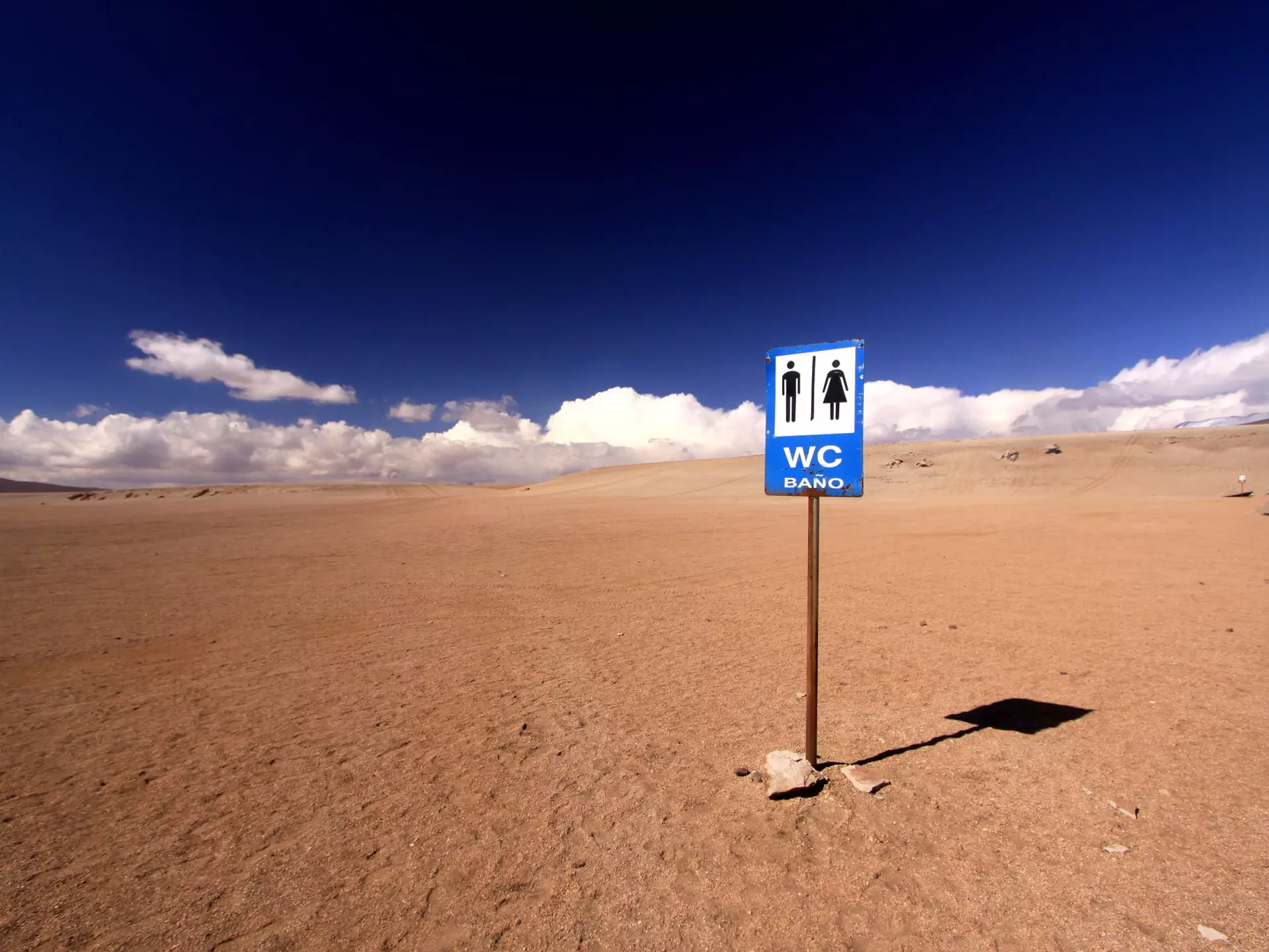 Bathroom-finder apps can save you from an awkward roadside experience © Robert Downie/500px