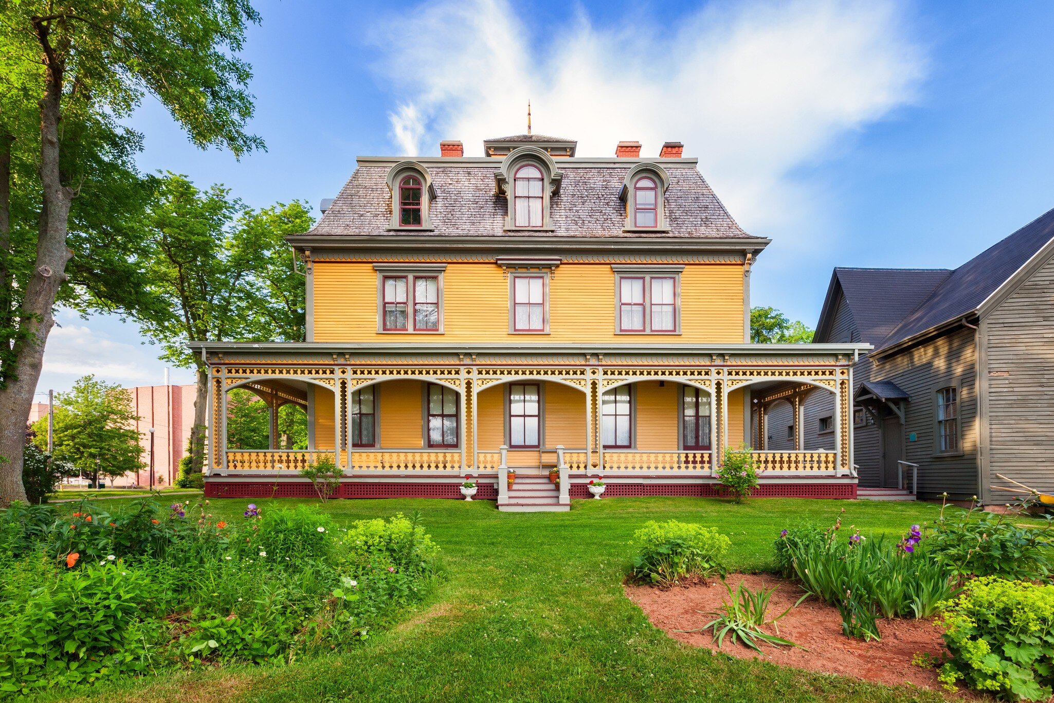 Exterior of the Beaconsfield Historic House on a sunny day in Charlottetown, PEI.