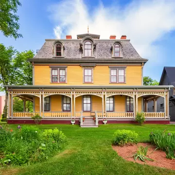 Exterior of the Beaconsfield Historic House on a sunny day in Charlottetown, PEI.