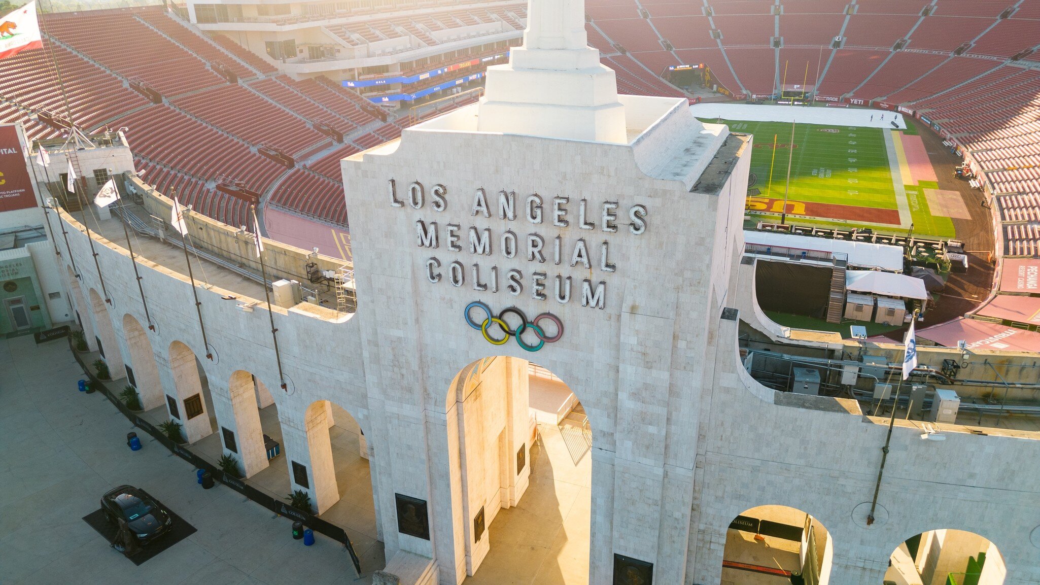 Los Angeles, CA - November 17, 2023: Los Angeles Memorial Coliseum, home to USC football, Olympics and other events., License Type: media, Download Time: 2025-08-12T20:18:03.000Z, User: Norma.PrauseBrewer_LonelyPlanet, Editorial: true, purchase_order: 56530 - Guidebooks, job: Global Publishing WIP, client: Los Angeles Map 2025, other: Norma Brewer