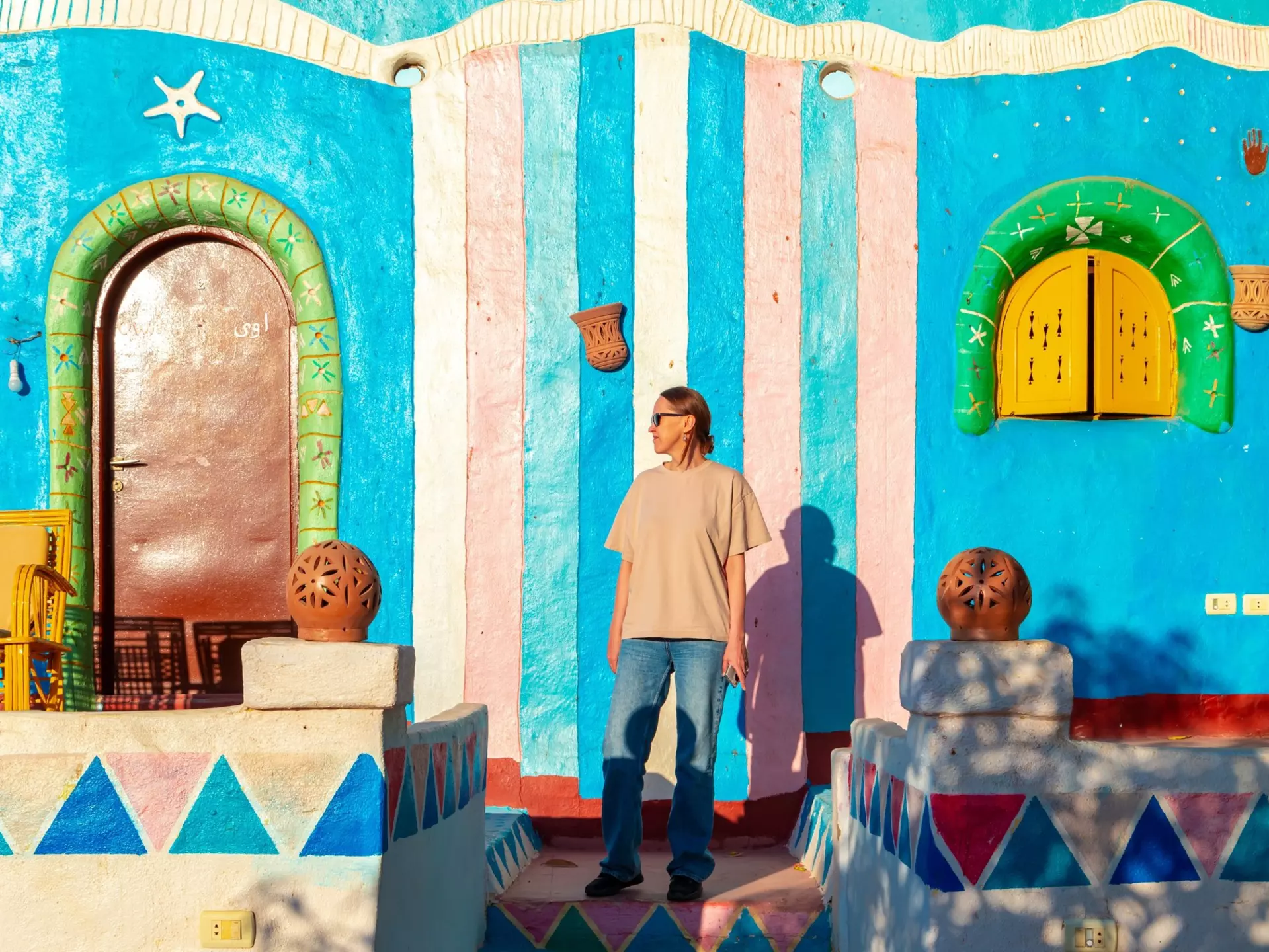 Stay connected with our guide to wi-fi and mobile phone services in Egypt. Lizavetta / Shutterstock
