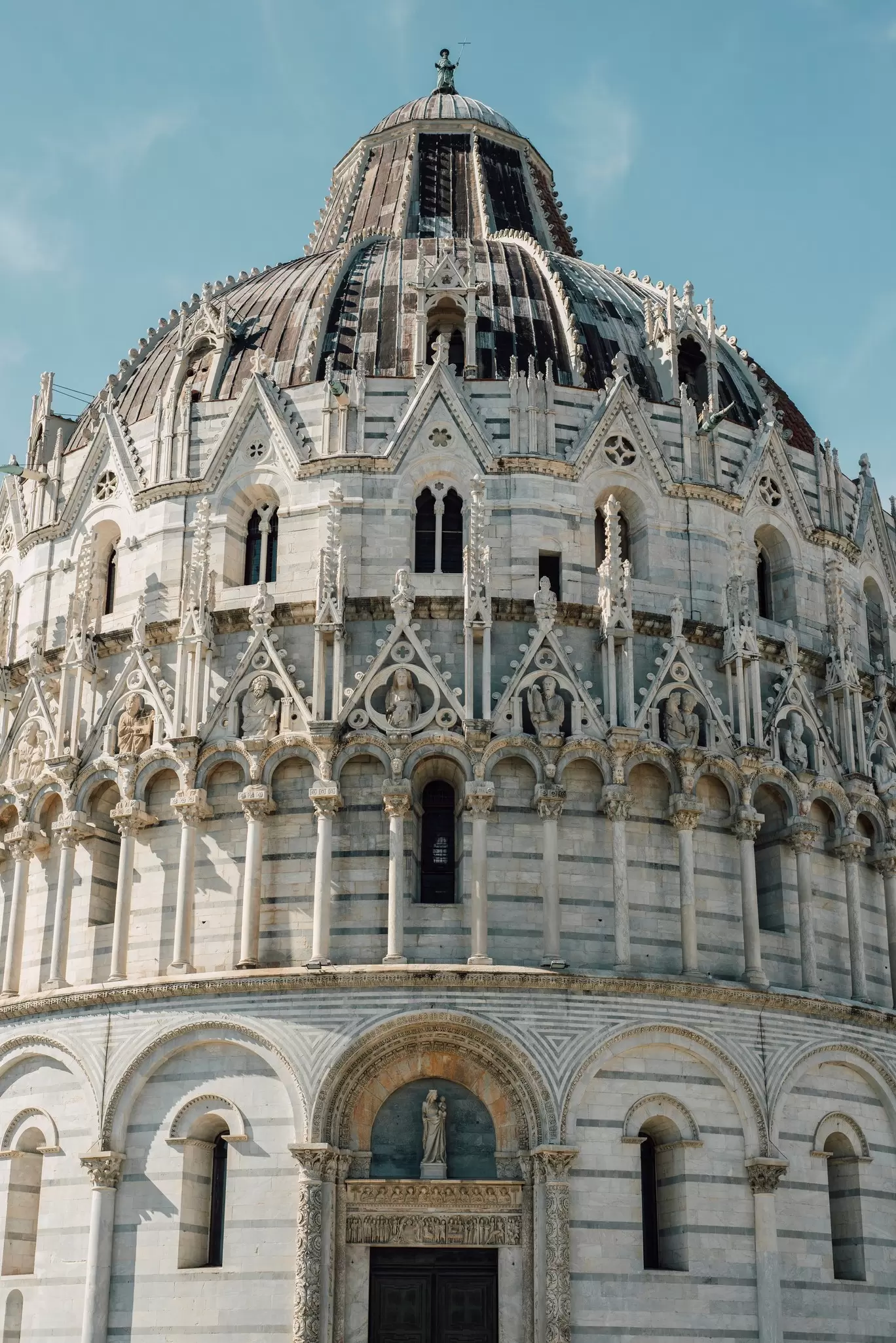 Exterior of the Battistero di San Giovanni (Baptistery of Saint John) in Florence, Italy.