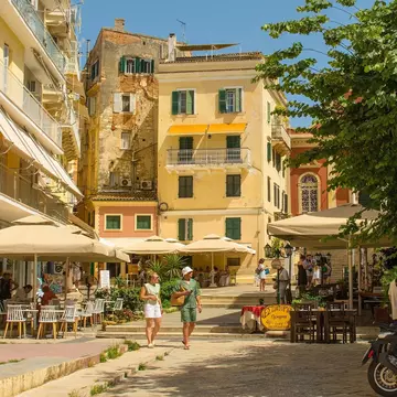 Mitropolis Square in the center of Corfu Old Town. Dragoncello/Shutterstock