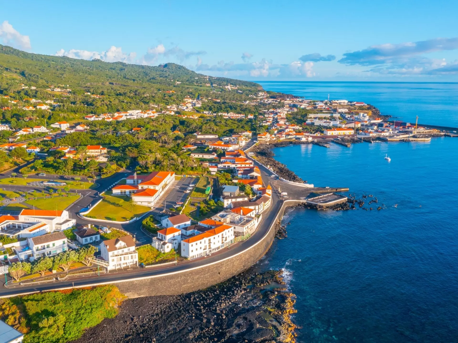 On this week-long itinerary you'll hike, dine, swim and visit the historic whaling town of Sao Roque do Pico. Shutterstock