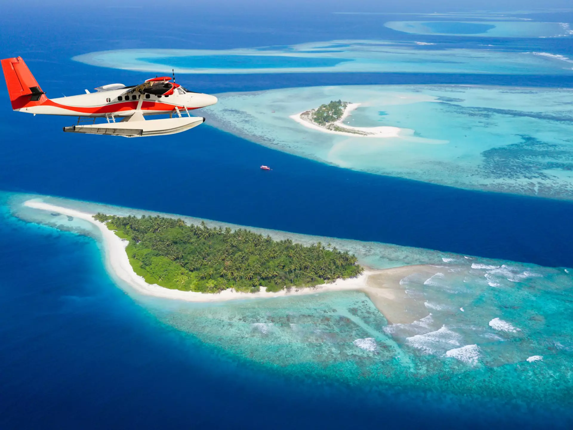 There is a 25kg per person luggage limit when traveling by seaplane. Jag_cz / Getty Images