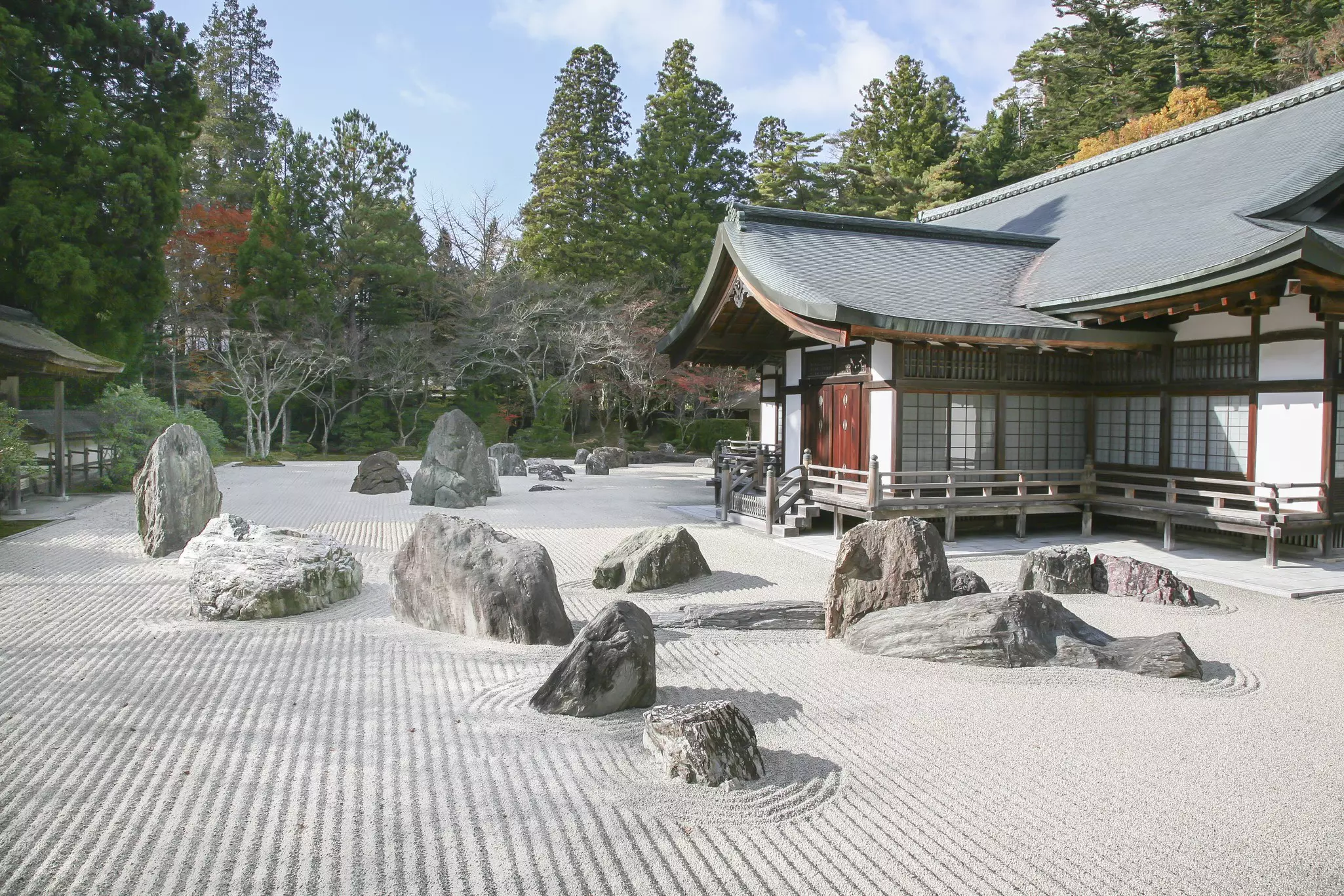 Kinki_Traditional_koyasan.jpg