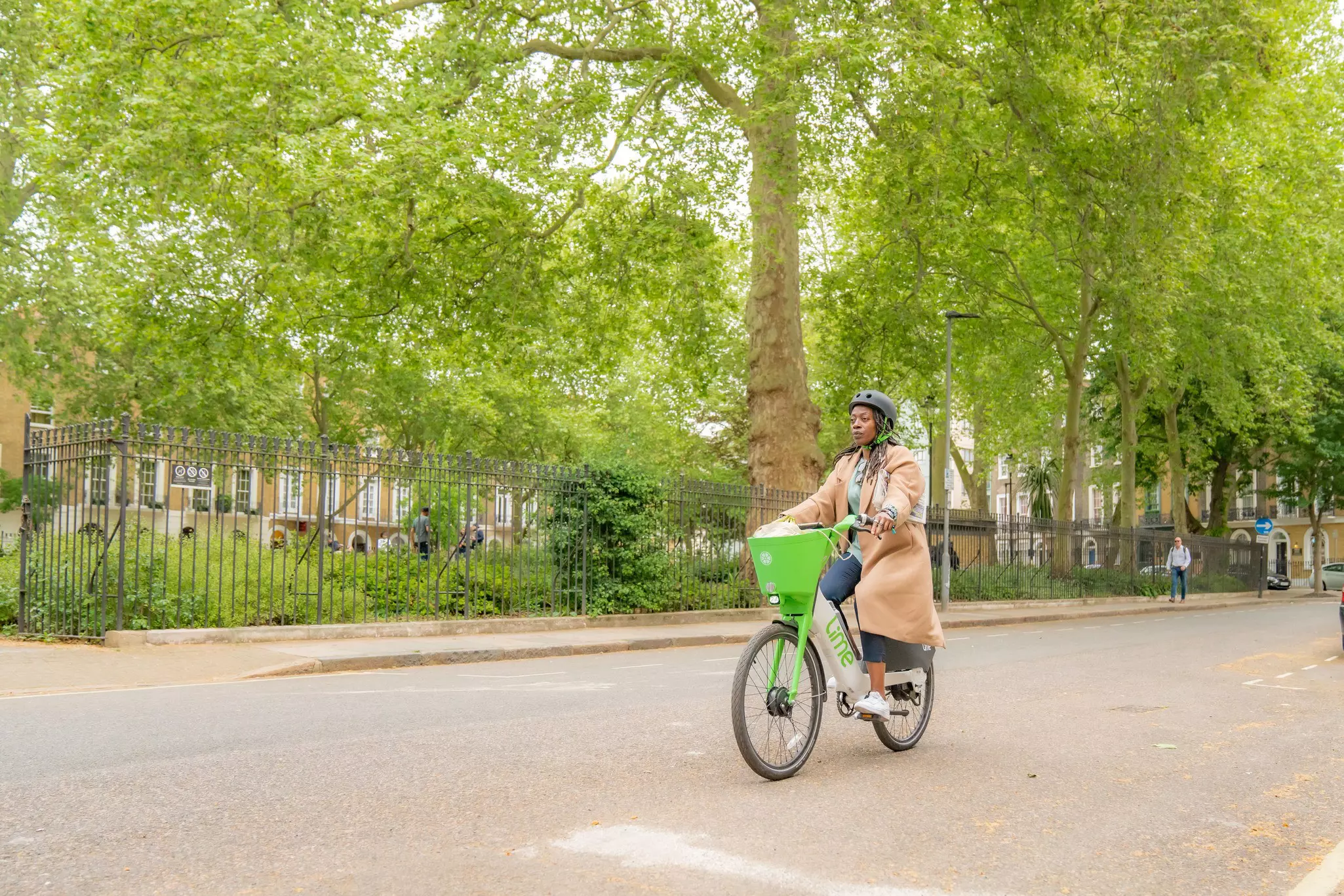 Dockless Lime e-bikes have become a popular way to get around London © Josh Edgoose / courtesy Lime