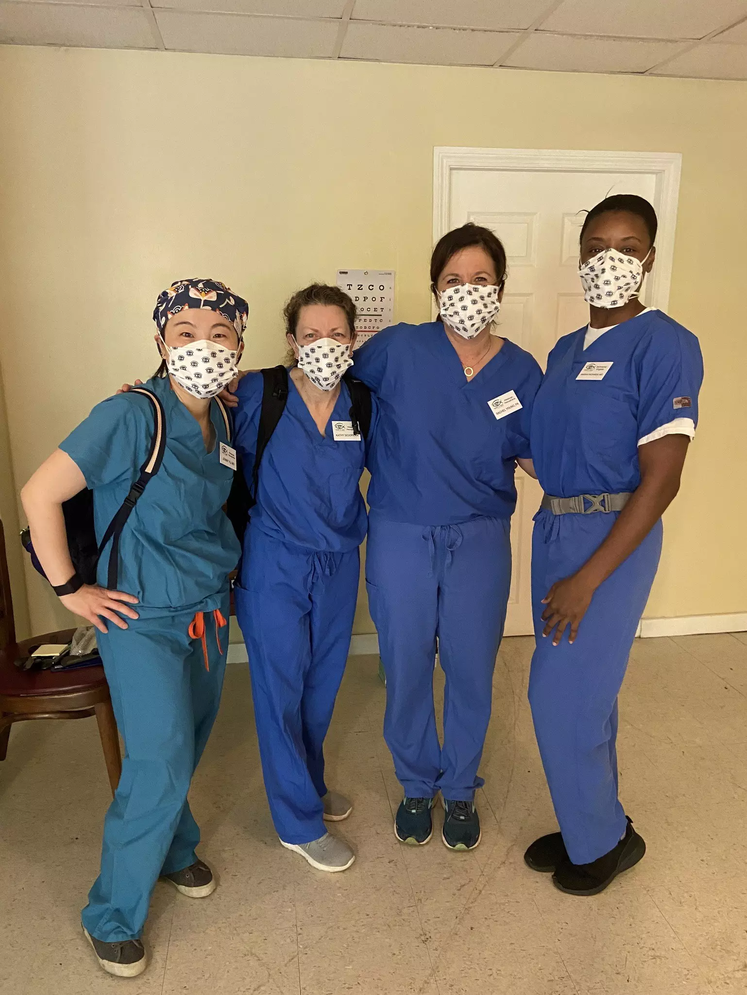 The team of surgeons and nurses that traveled from the US to Roatán