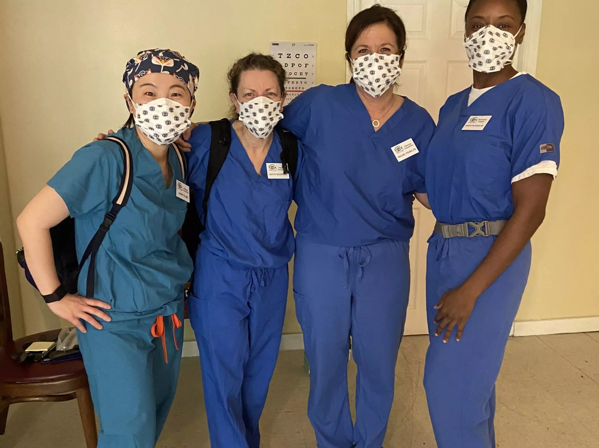 The team of surgeons and nurses that traveled from the US to Roatán