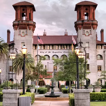 Alcazar Hotel
