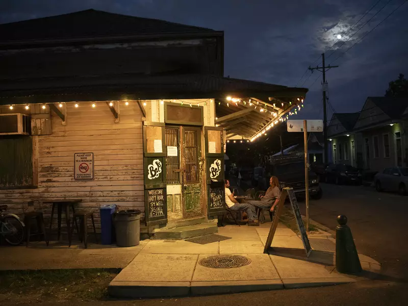 BJs Lounge in the Bywater neighborhood is the dive of all dive bars. Camille Farrah Lenain for Lonely Planet