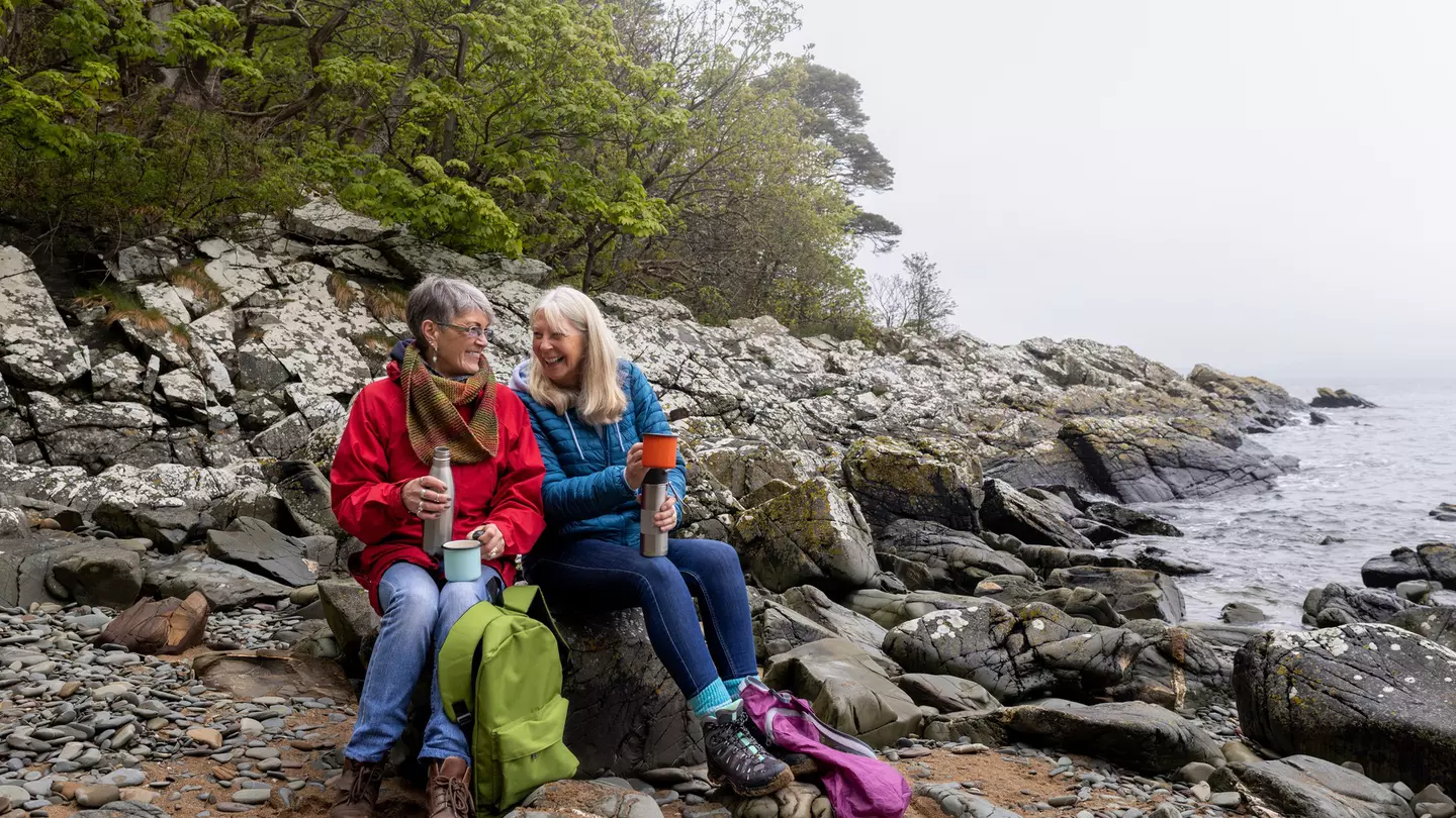 Maximize your budget while traveling around Scotland with these insider tips © SolStock / Getty Images