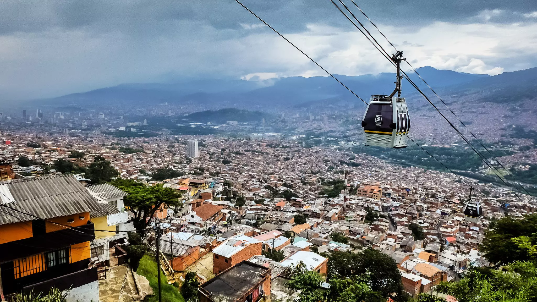 Medellín’s public gondola lines are attractions in themselves © Sergio Lubezky / 500px
