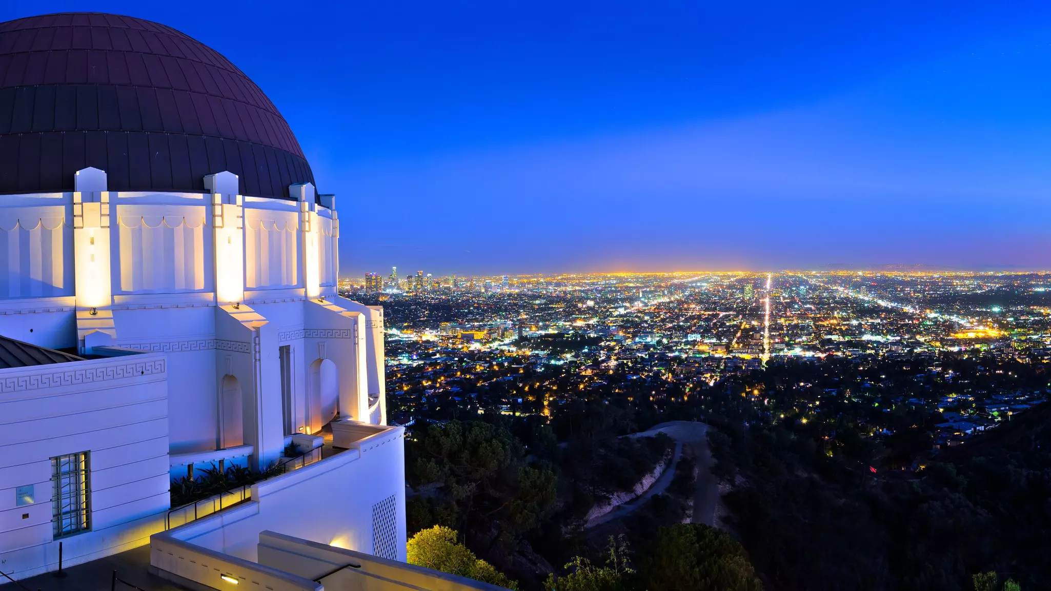 Griffith in Blue
City Architecture Research Travel Destinations Horizontal Outdoors USA Sunset California City Of Los Angeles Illuminated Griffith Park Observatory Color Image City Life No People Building Exterior Photography Clear Sky